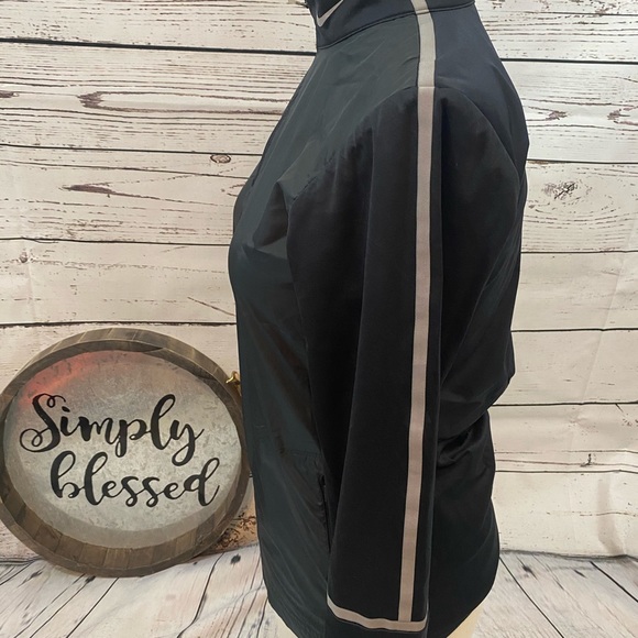 Nike 1/4 ZIP Golf Jacket - Picture 5 of 7